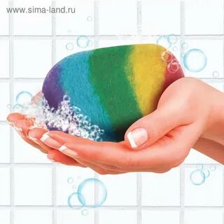 Мыл мочалом