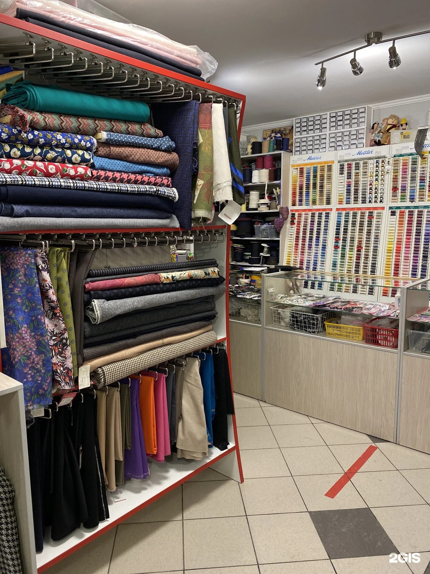 Ателье торговый центр. Магазин ателье. магазин премьер сургут. большой магазин ателье. магазин премьер иркутск 2.