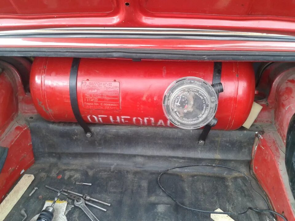 Газовое оборудование автомобилей ваз. Гбо4 ваз 2114. Гбо на ваз 2106. Гбо на ваз 21099. Газовый баллон в ваз 2107.