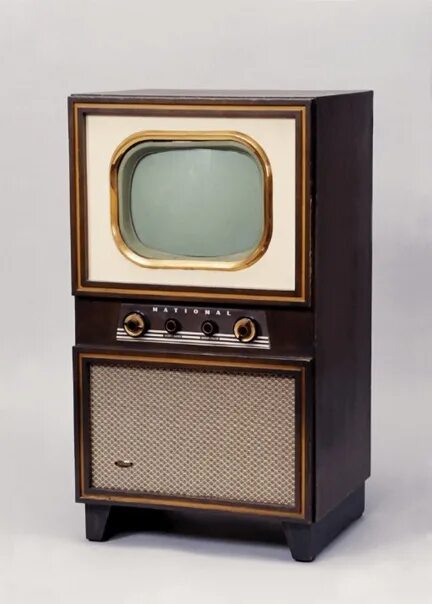 Телевизоры 17 года. Телевизор рекорд 308. 17тн-1 телевизор. Музейные экземпляры телевизоров. Телевизор toshiba 32l5069.