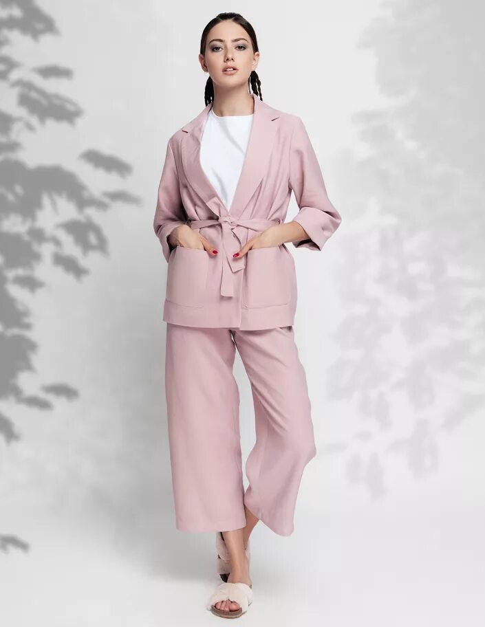 брючный костюм с кюлотами. костюм кимоно женский брючный. костюм кимоно женский брючный. брючные костюмы кимоно. Marc&andre кимоно оранжевый.