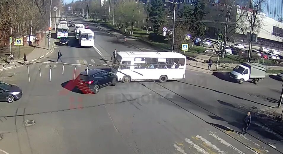 Ярославль перекрёсток ленинградского колесовой. Ярославль проспект толбухина 47 ярпосуда. 121а маршрут ярославль. 125 автобус расписание ярославль толбухина. Схема перекрытия дорог.