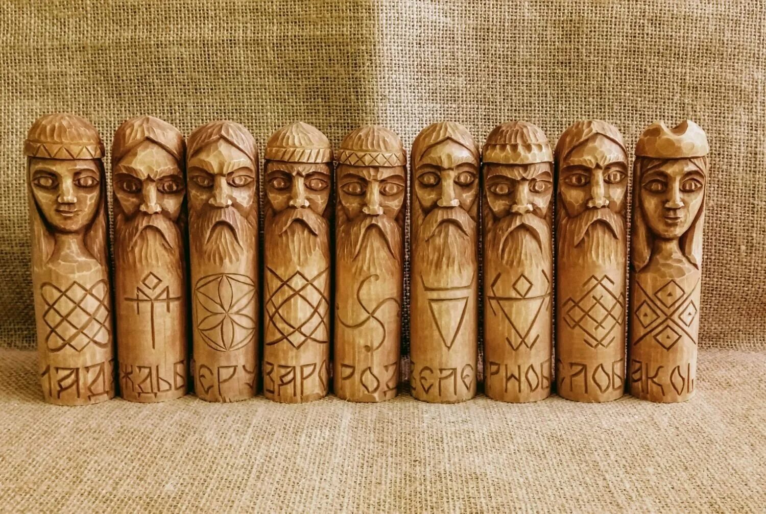 Кумиры славянских богов из дерева дарислав. Чуры славянских богов. Чуры славянских богов велес. Чуры богов. Кумир велеса из дерева.