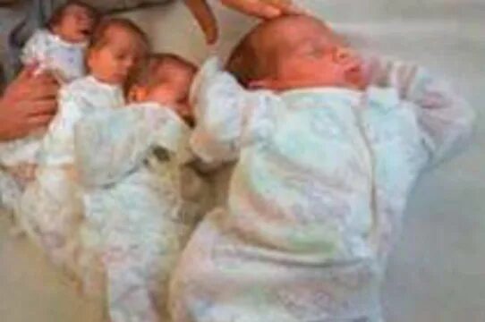 Родились 2016. Роды двойняшек мальчик и девочка. Женщина родила шестерых. Шестеро новорожденных на Украине. В Армении родилось 5 близнецов.