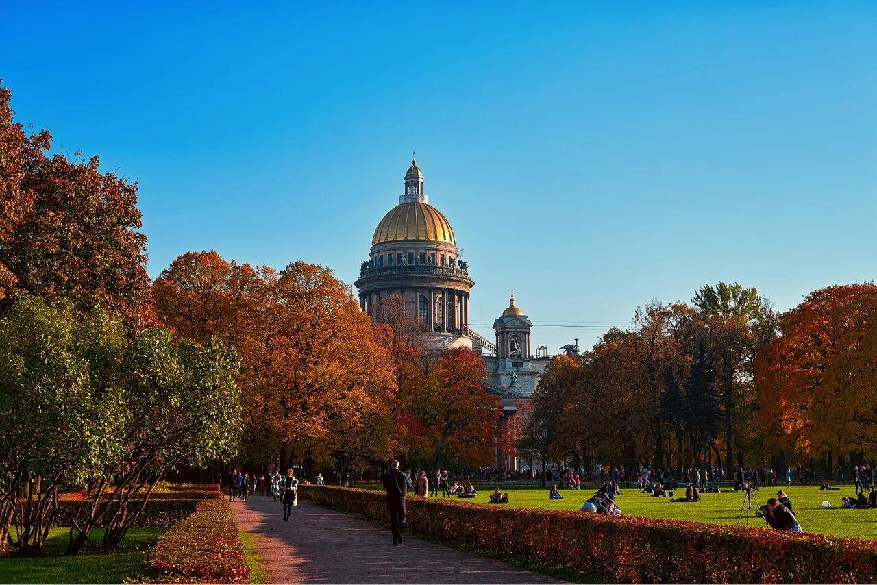 Петербург в сентябре. Александровский сад санкт-петербург осень. санкт петербург осень набережная.