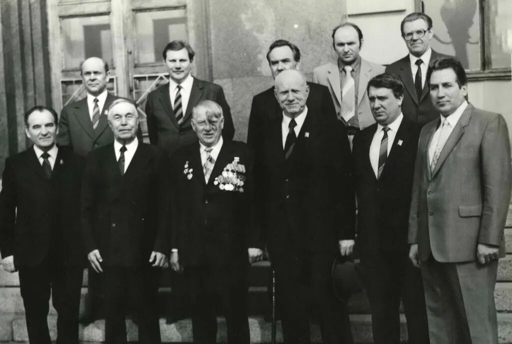 Куличенко секретарь волгоградского обкома. Генеральный секретарь цк кпсс 1922 1934. Секретари обкома кпсс. ). 1 секретари ленинградского обкома кпсс.