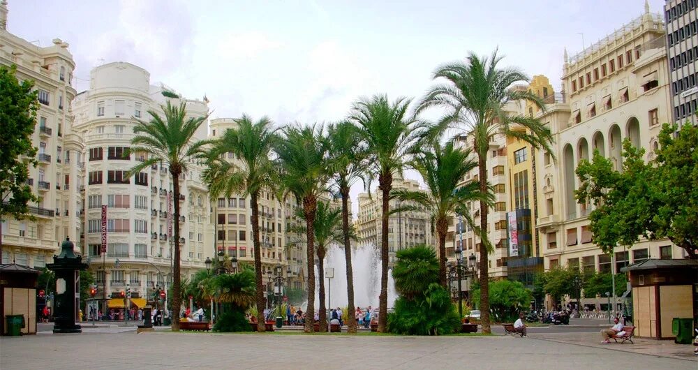 валенсия площадь дель торо. мэрия в испании. площадь администрации в валенсии. ратушная площадь валенсия. площадь мэрии.