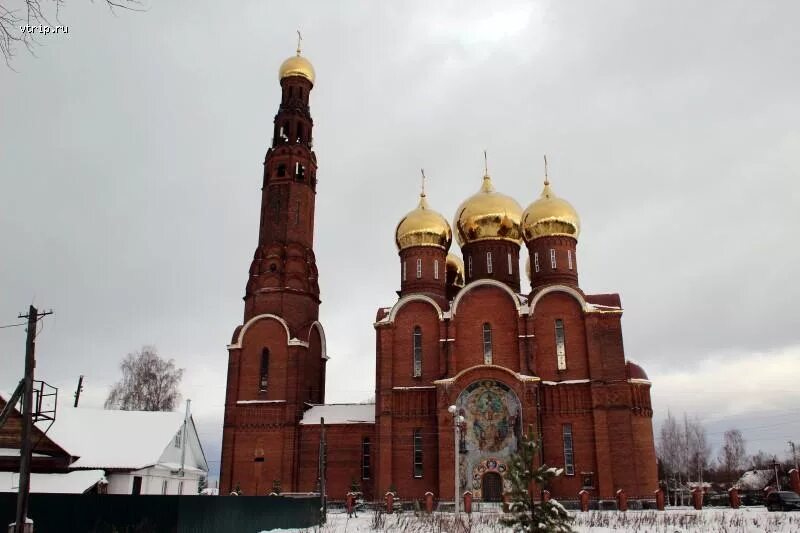 москва. собор василия блаженного на красной площади. купола храма василия блаженного. история красной церкви. • покровский собор (храм василия блаженного) в москве.