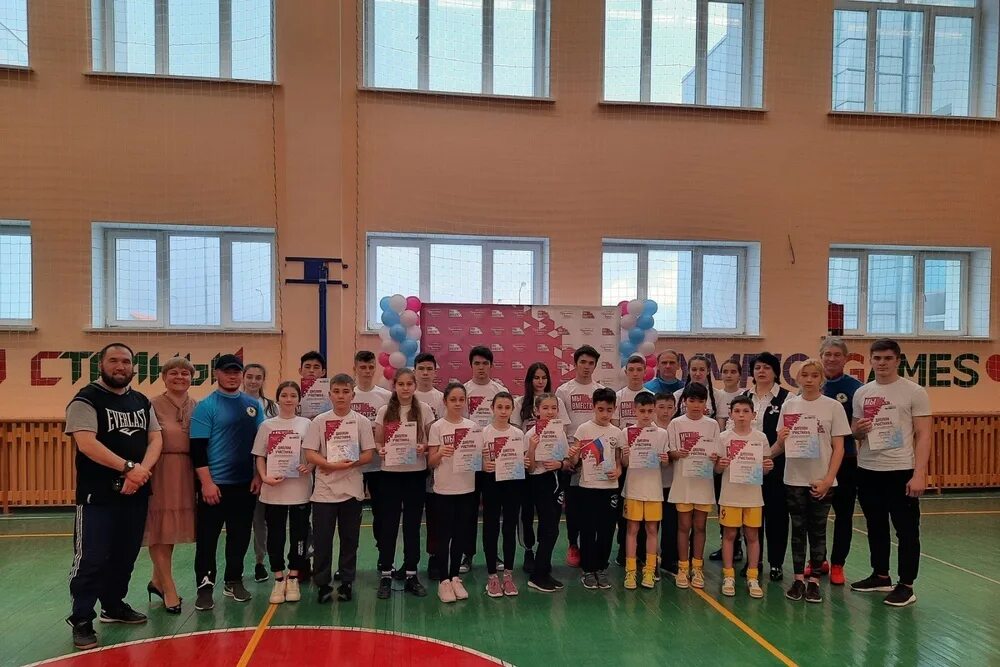 Спорт школы симферополя. Спорт школа 5 симферополь. Спорт школы симферополя. Школа 38 симферополь. Школа боевых искусств.