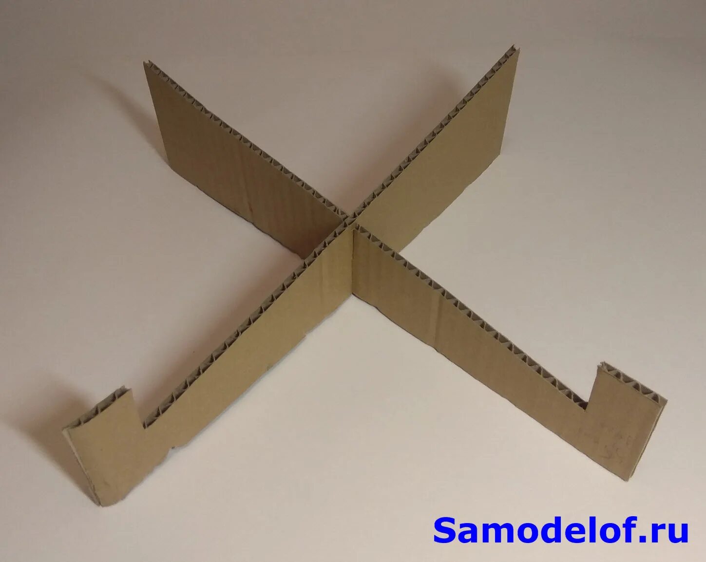 Поставка для телефона из картона. Подставка для телефона из карт. Подставка для рамки из картона. Подставка для телефона из картона. Подставка из картона.