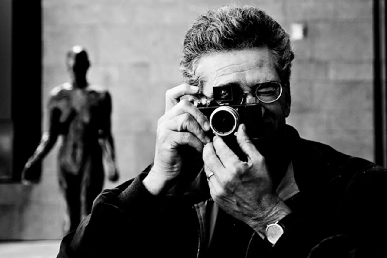 Американский фотограф адамс. Уличный фотограф. Famous photographers. Джо пеши фотограф. Бандерас в молодости.