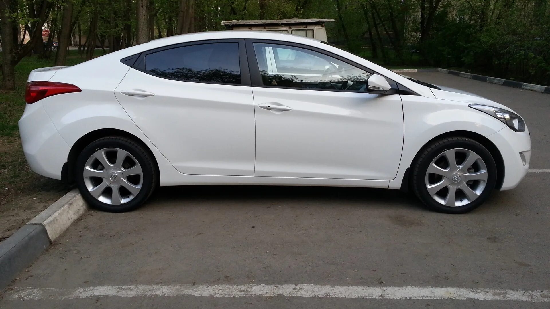 Hyundai Elantra 5 MD. Hyundai Elantra MD r17. Хендай Элантра 5 r 17. Elantra MD диски r17.