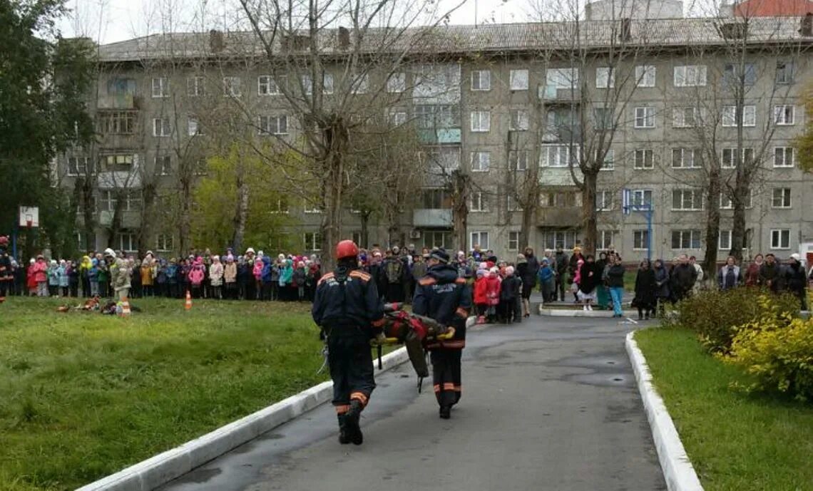 131 гимназия барнаул. Гимназия 131 Барнаул. Гимназия 131 Барнаул учителя. 131 Гимназия Барнаул фото.