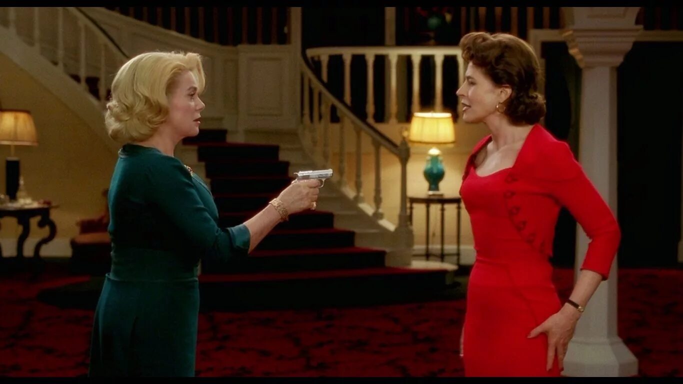 8 женщин денев. Изабель юппер 8 женщин огюстина. 8 женщин денев. 8 женщин денев. Фанни ардан и катрин денев в фильме.