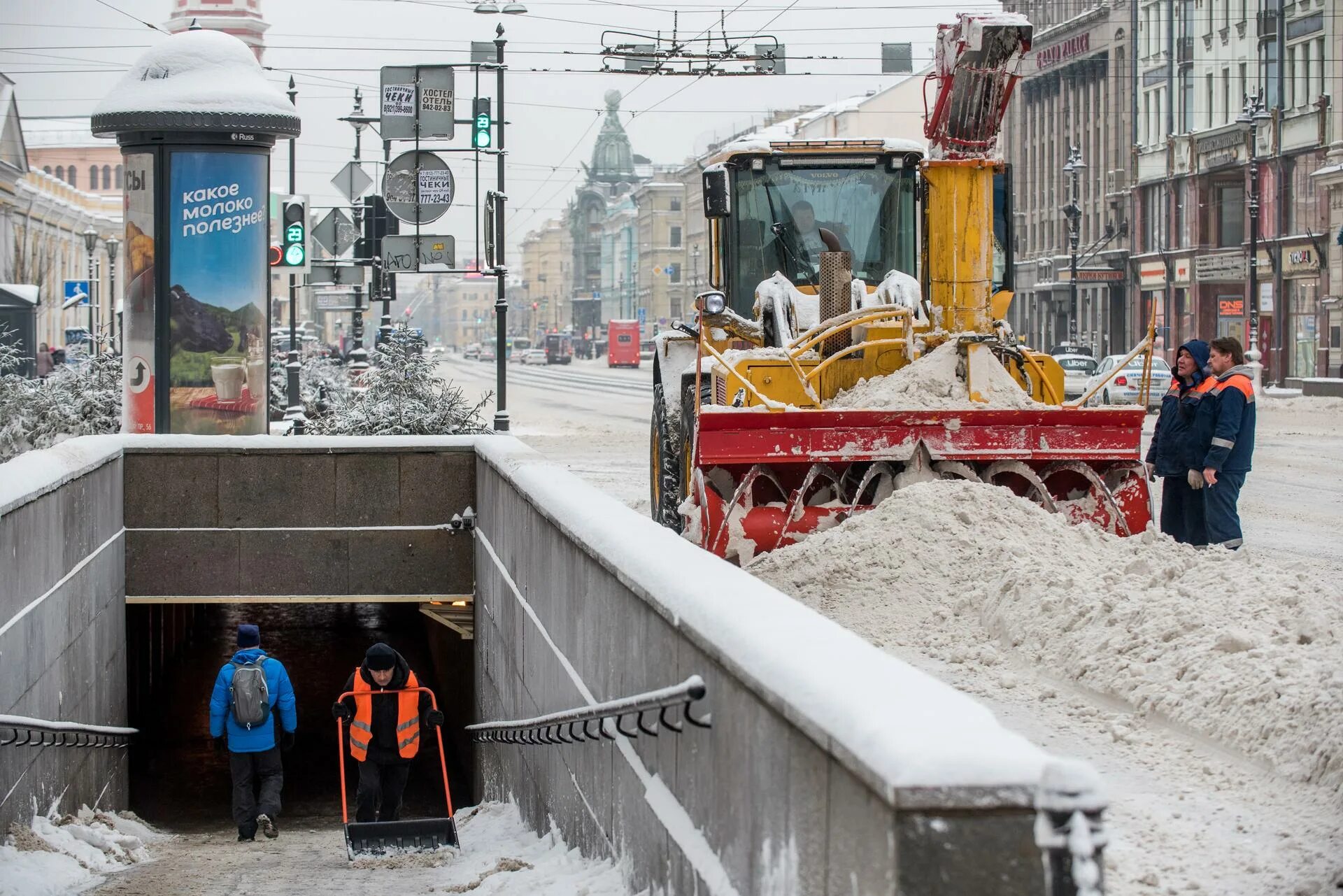 Снег в санкт петербурге сегодня. Снегоплавильные пункты в санкт-петербурге. снегопад в санкт-петербурге. санкт-петербург завалило снегом. снегопад в питере.