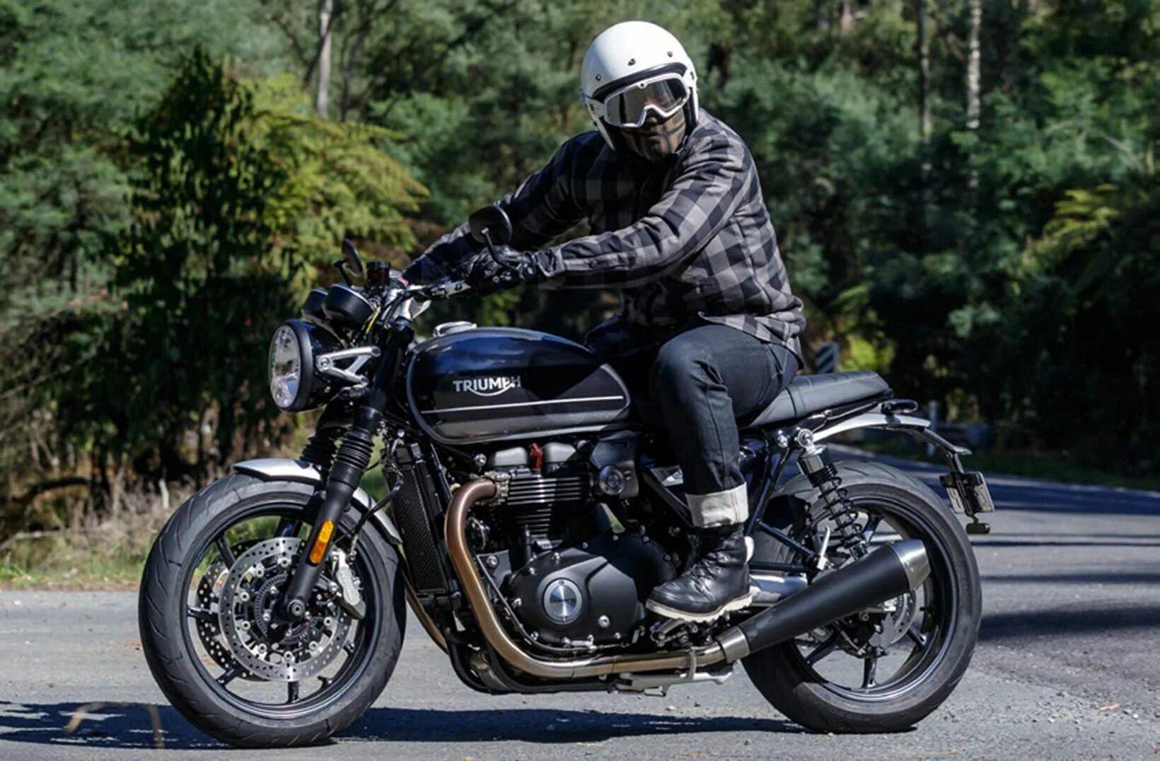 Triumph speed twin 2019. Triumph speed twin. Мотоцикл триумф спид твин 2019. Мотоцикл триумф 2019. Мотоцикл триумф спид твин.