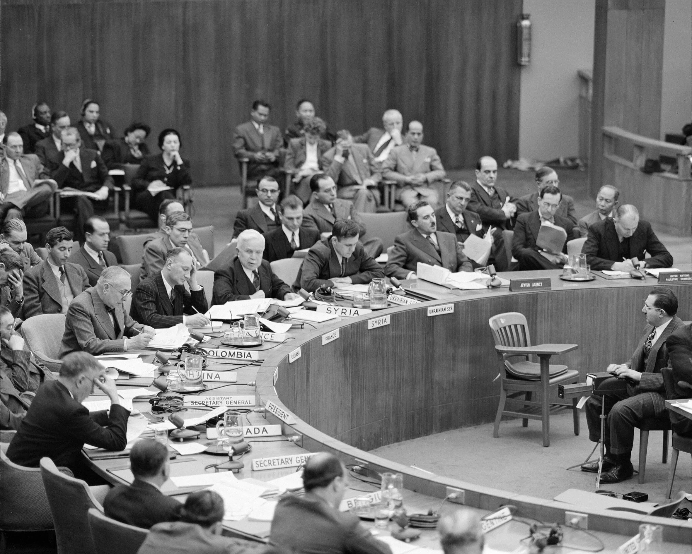 1948 г оон. Генеральная Ассамблея ООН 1948 год. Заседания 1948 г. в ООН. 29 Ноября 1947 Генеральная Ассамблея ООН. Генассамблея ООН 1947.