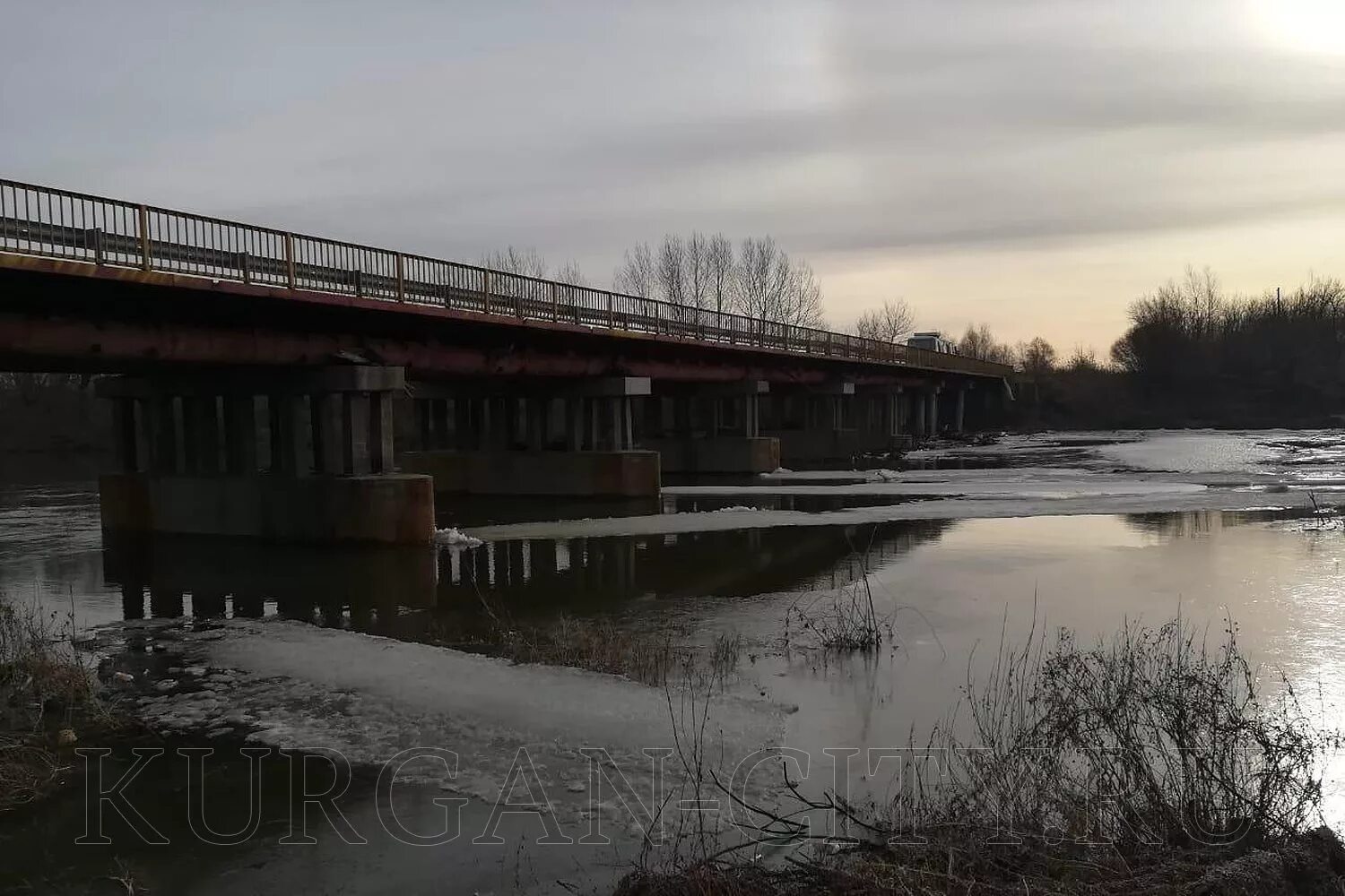 Паводок в Кургане 2020. Половодье Курган. Наводнение Курган. Паводок Бугуруслан.