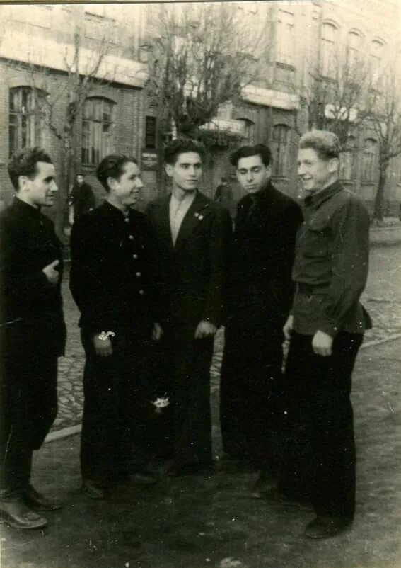 Брест 1 мая. Фотографии брест 1950.
