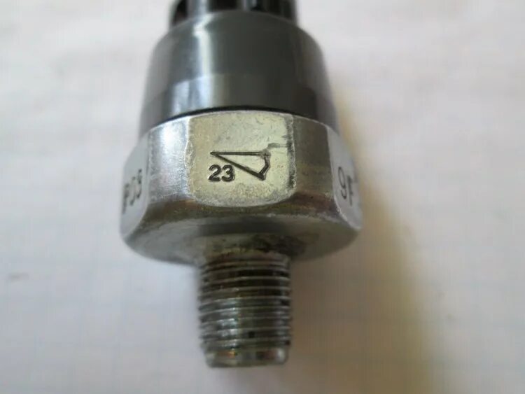 Датчик давления масла ваз 2109 диаметр резьбы. Датчик давления масла тойота бб 2002. Тройник для датчика давления масла субару. Датчик давления масла toyota hdt. Дд-6м (3829.