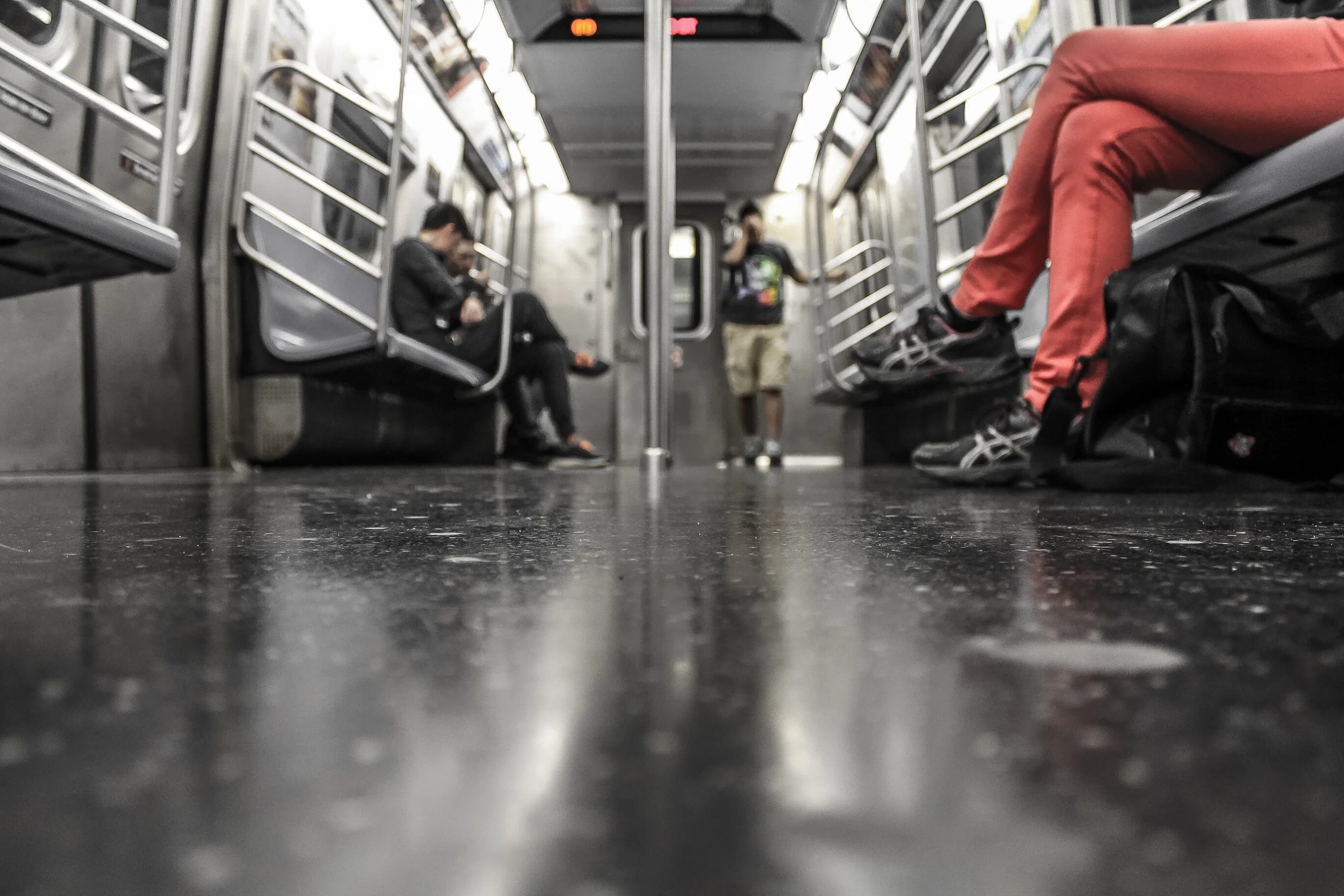 Public transportation. Фотографии людей в транспорте. Социальная реклама в метро Нью-Йорка. Люди в метро фото Москва. Игра развоз людей на метро.