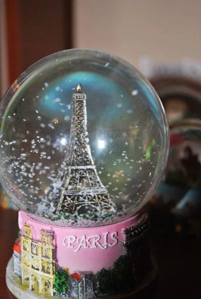 Что находится внутри шара So cute!! Snow globes, Cute, Decor