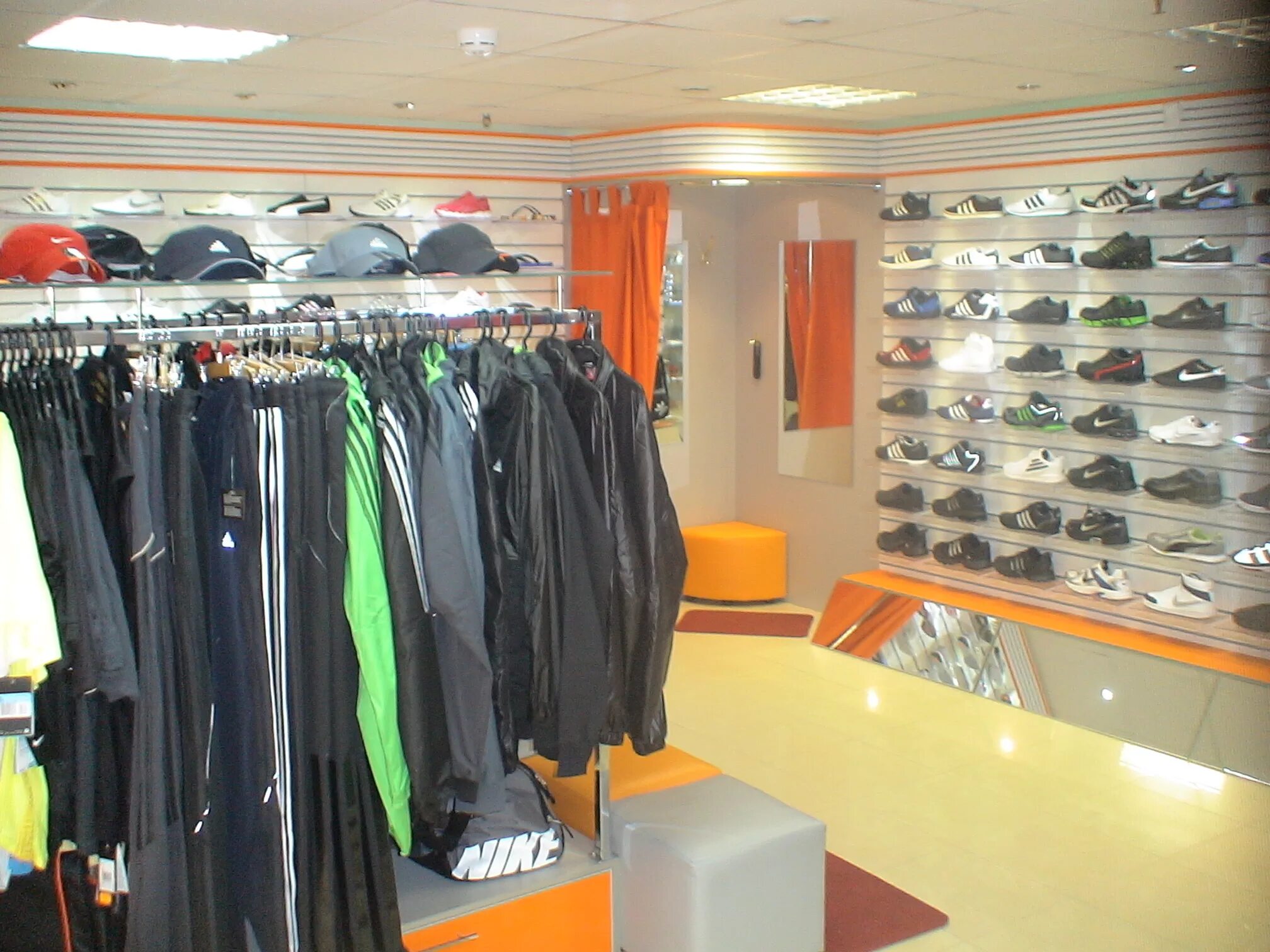 магазин правой одежды. правая одежда интернет магазин. платья чита магазины. магазин мужской одежды волгоград. магазин правой одежды.