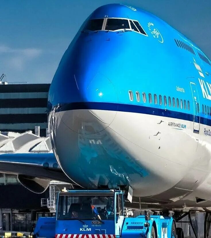 Показать авиарейсы. Боинг 747 KLM. Авиакомпания КЛМ Боинг 747. Боинг 747 400 КЛМ. Голландская авиакомпания KLM.