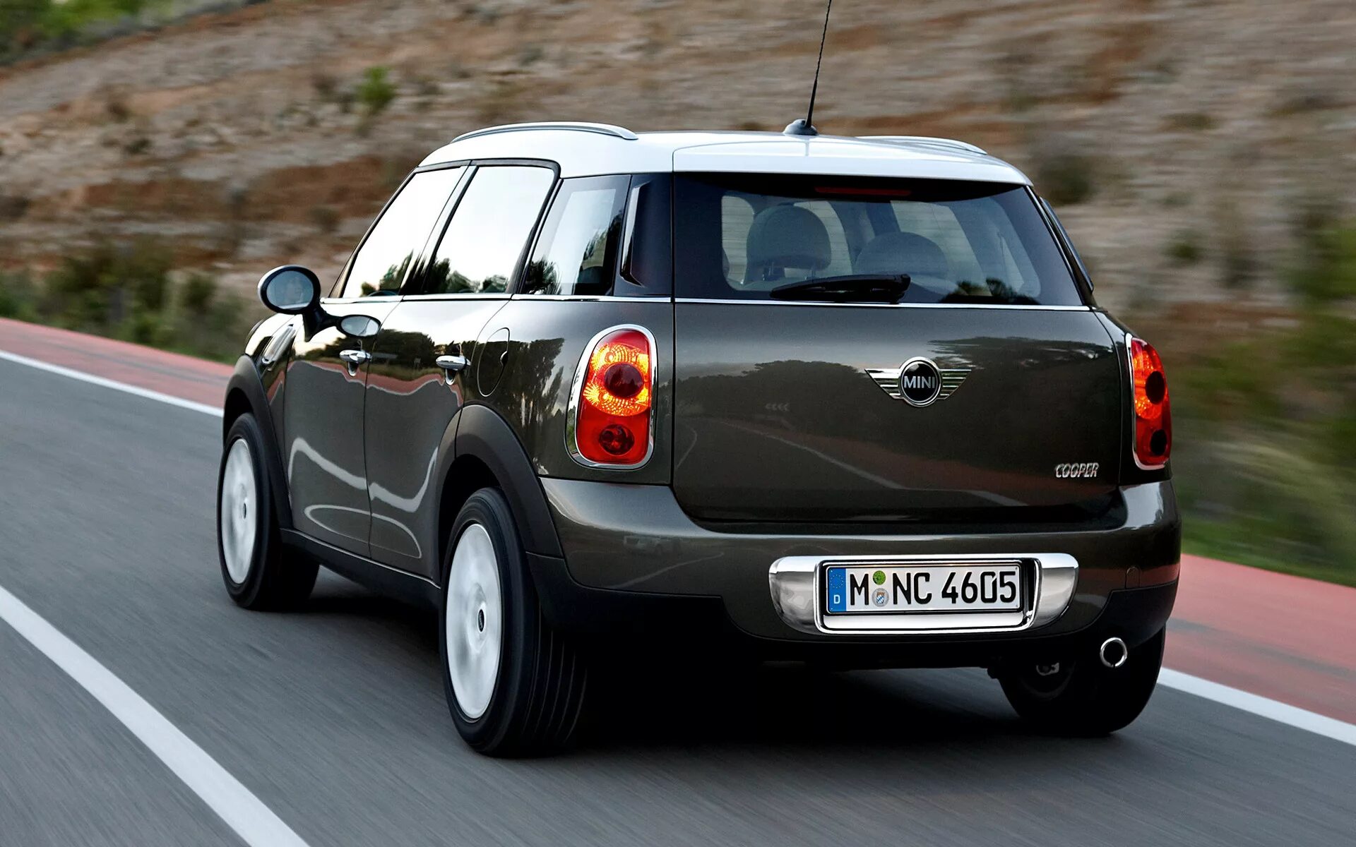 Мини л. Мини купер кантримен сзади. кроссовер mini countryman. миникупер кантртмен 2010. мини купер кантримен 2010.