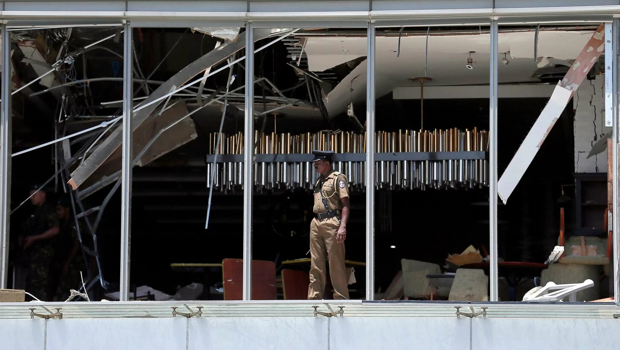 Теракт Церковь Шри Ланка. Взрыв в отеле Шри-Ланки. Теракт в церкви Шри Ланка снаружи. Теракт в шри ланке