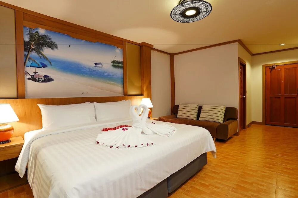 Экскурсия по отелю курорт чабана самуи. Chabana Bangtao Resort 3. Чабана Резорт Пхукет. Chabana Resort Bang-tao Beach Phuket- Sha Extra Plus. Chabana Kamala 3*.