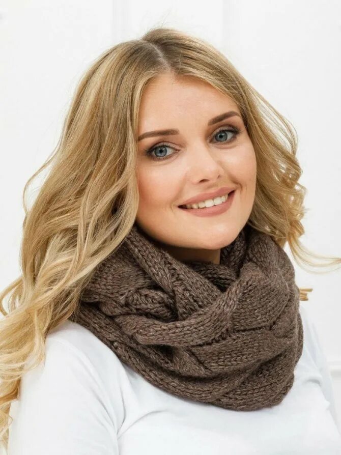 Легкие вязаные шарфы. Шарф-снуд. Вязаные шарфы. Красивый шарф. Шарфы женские вязаные.