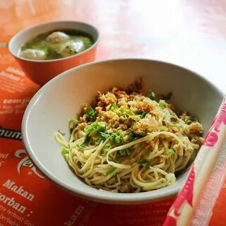 6. Mie Baso Pangsit Miskam.