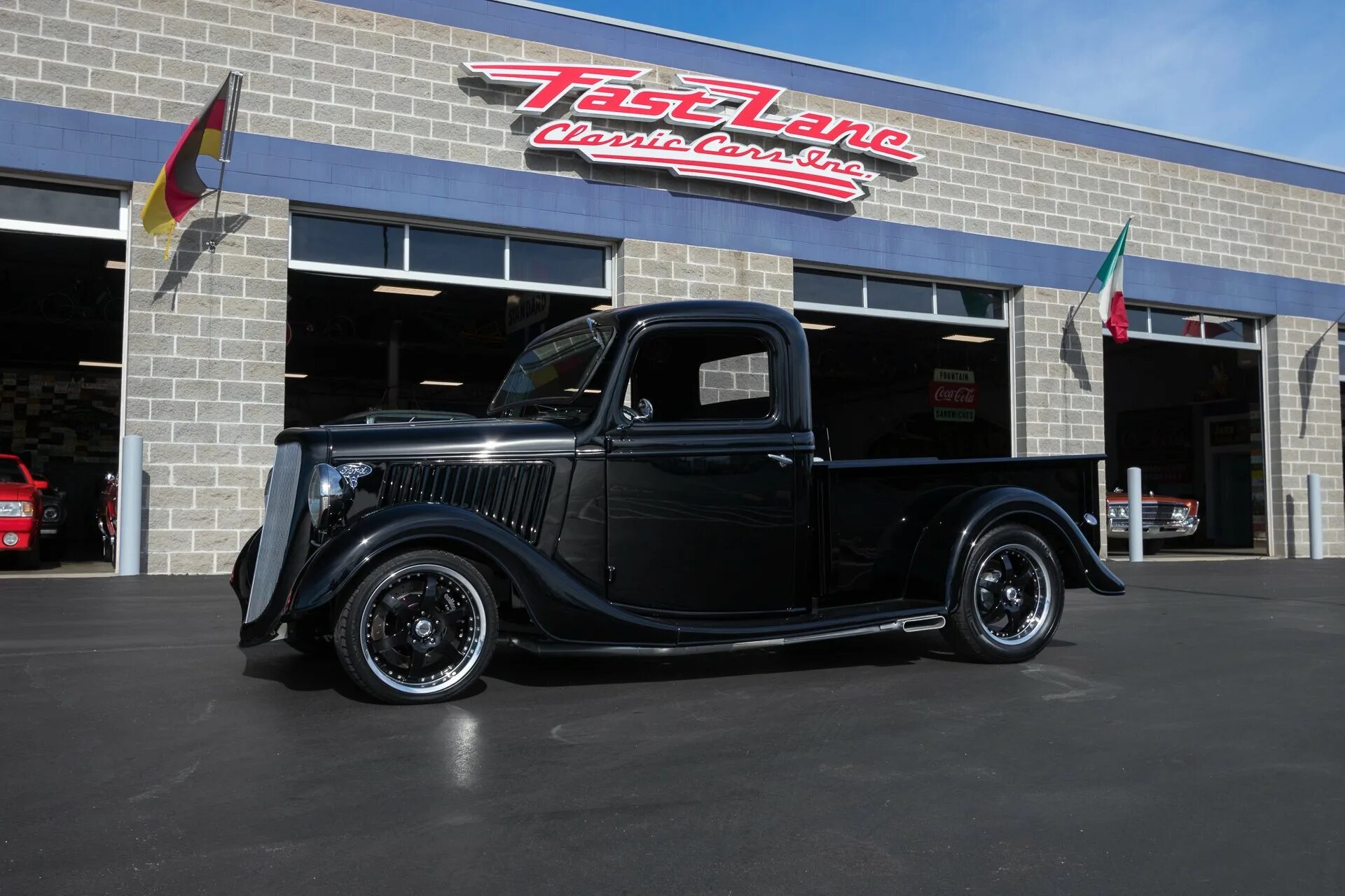 Hot pick up. 1935 Ford Pickup hot Rod. Форд пикап 1936. Hot Rod Ford пикап. Ford 32 Pickup hot Rod.