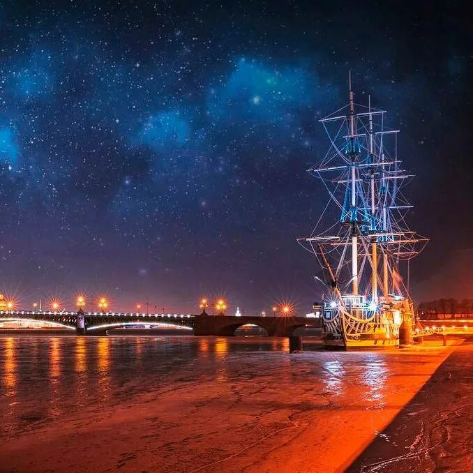 Ночью в питере в небе. Ночью в питере в небе. Небо над питером. Лахта центр северное сияние. Северное сияние в санкт-петербурге.