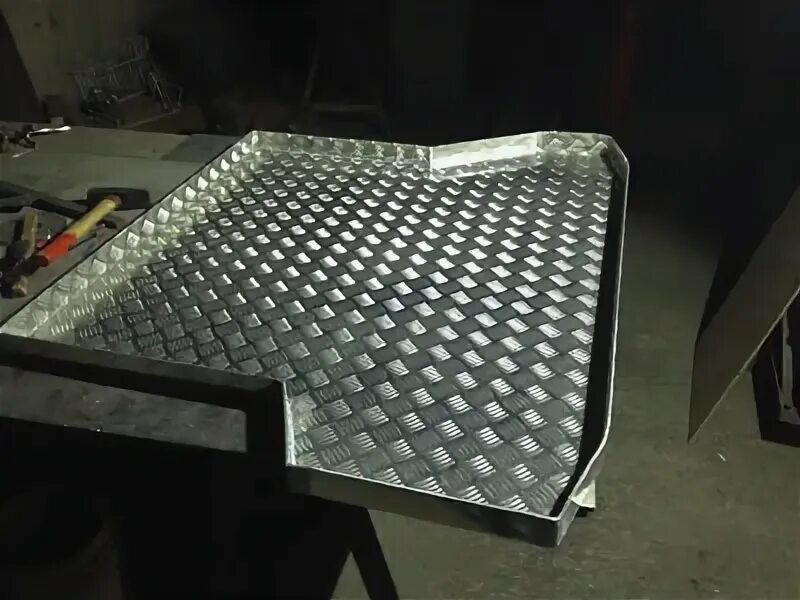 Площадка с рифленым настилом