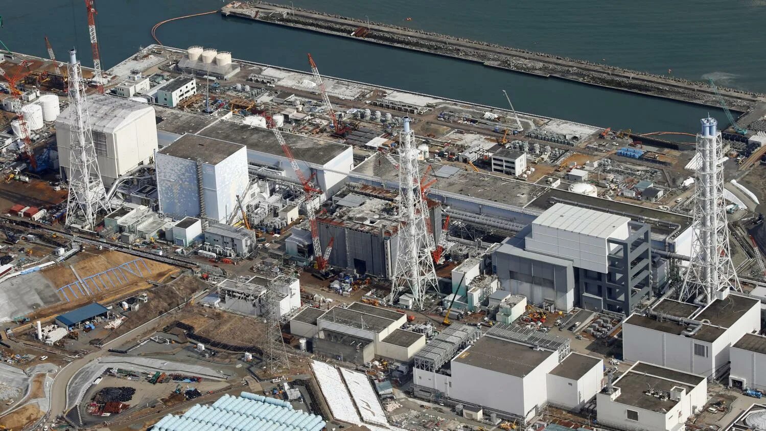 Авария на АЭС Фукусима-1. Япония 2011 АЭС. Атомная станция Фукусима. Японская АЭС Фукусима -1 авария. Аэс фукусима 1 2011