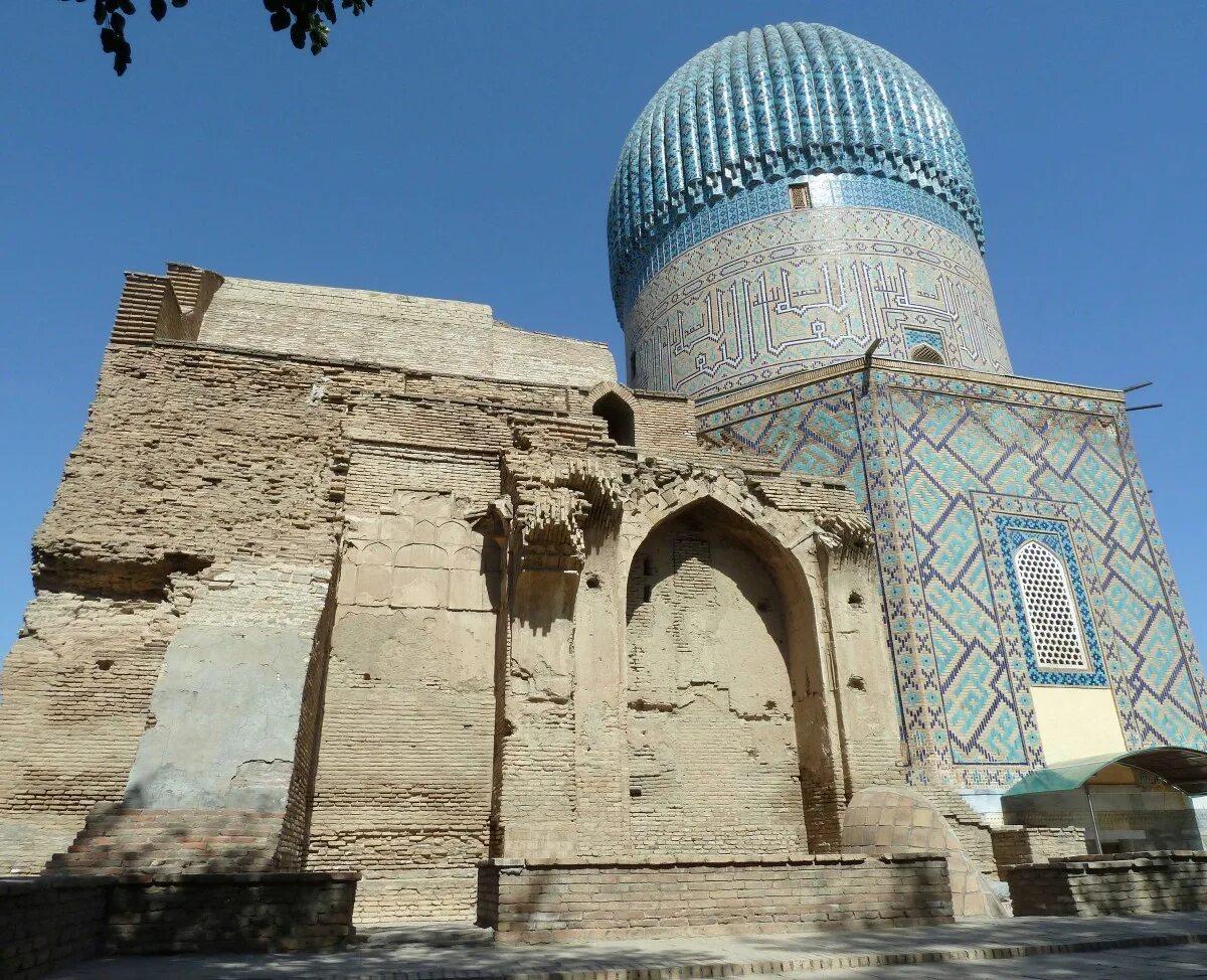 Мавзоле гур мир самарканд. Самарканд гур-эмир - мавзолей тамерлана (амира тимура). Мавзолей гури эмир самарканде. Дворец амира темура самарканд. Гур эмир самарканд.