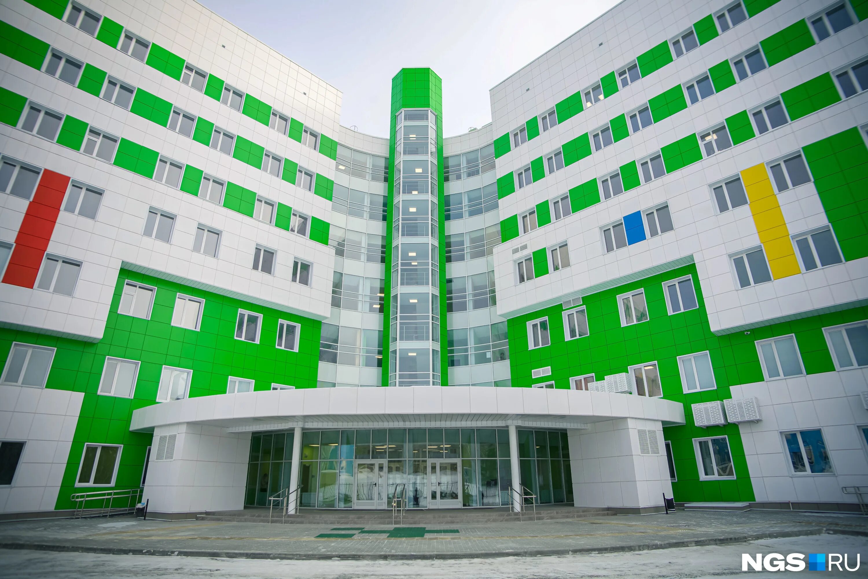 Областная больница перинатальный центр. Новосибирский перинатальный центр. Новосибирский перинатальный центр новый. Областная больница перинатальный центр. Новый перинатальный центр новосибирск.