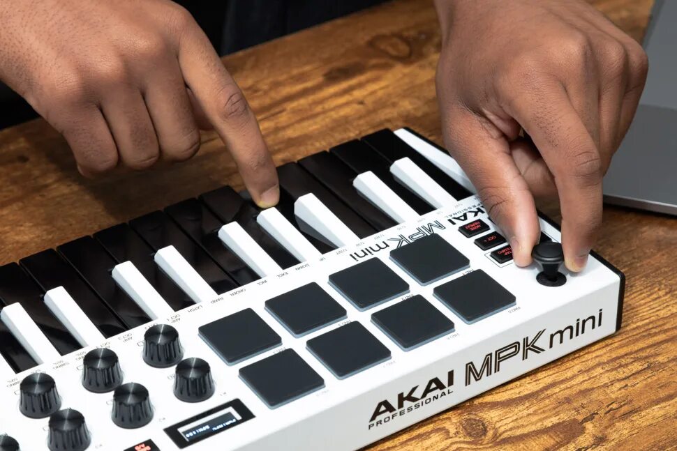 Клавиатура akai mpk mini. Akai pro mpk mini mk3. midi клавиатура akai mpk mini mk3. midi-клавиатура akai mpk mini 3. akai pro mpk mini mk3 usb миди клавиатура.