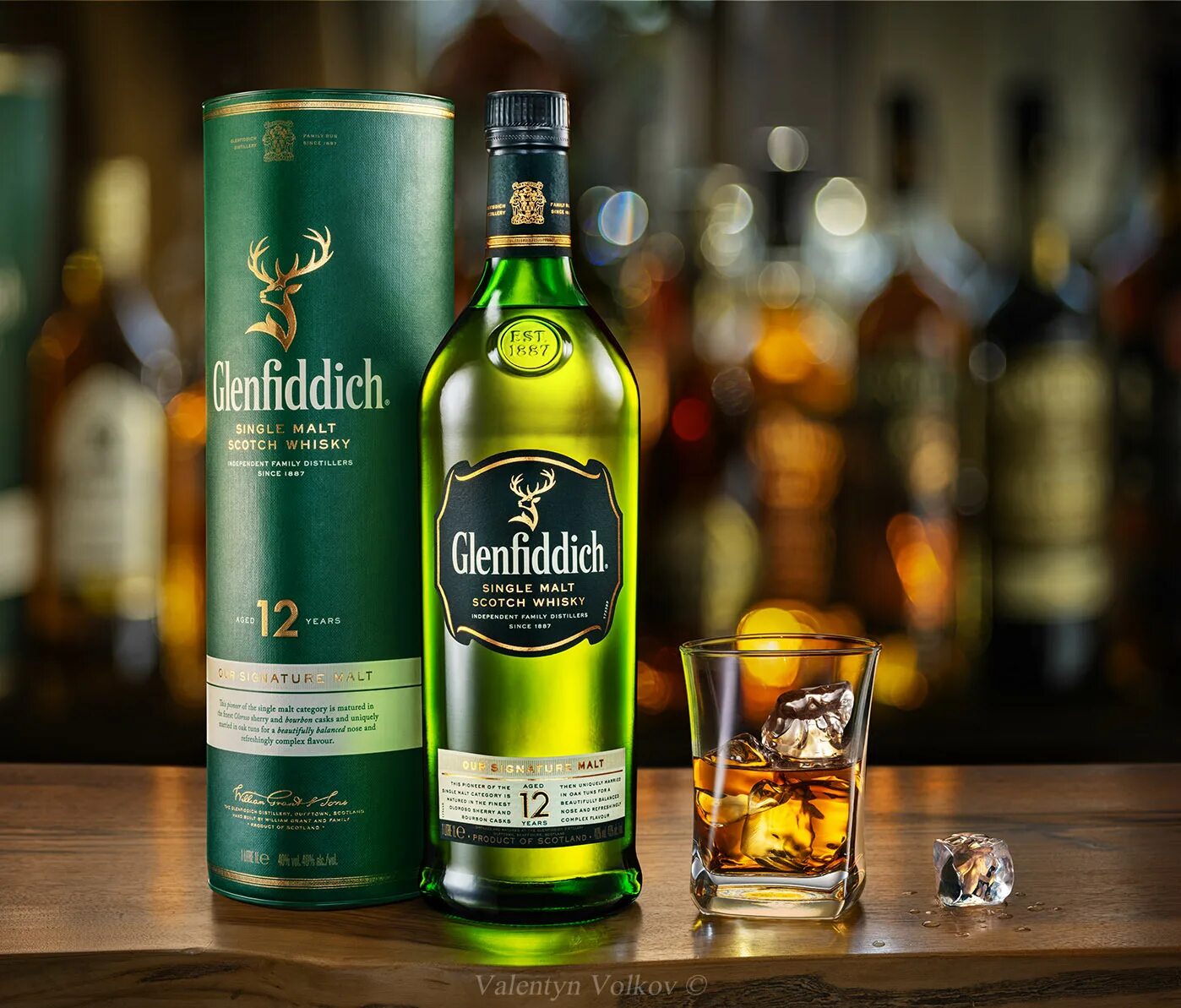 Scotch whisky цена 0.7. Виски шотландский односолодовый Гленфиддик. Гленфиддик 12. Glenfiddich виски в Шотландии. Glenfiddich Single Malt Scotch Whisky 12.