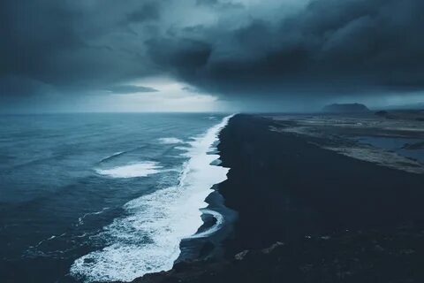 Синее море белые горы
