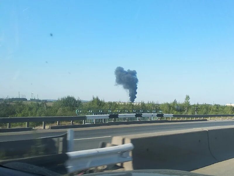 Взрыв на нпз в новокуйбышевске. ПНОС Пермь факел. Авария в Ярославле на нефтеперегонном заводе. ПНОС Пермь загрязнение. Хабаровский нефтеперерабатывающий завод авария.