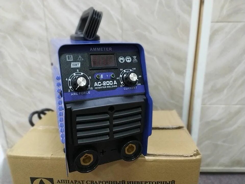 Сварочный инвертор мощность. Потребляемая мощность сварочного аппарата 220в. Сварочный аппарат arc 200 energy. Прораб 220а сварочник. Сварочный инвертор мощность.
