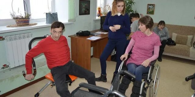 Рассеянный склероз фото. Основные клинические проявления рассеянного склероза. Рассеянный склероз инвалиды. Люди больные рассеянным склерозом. Шкала edss при рассеянном склерозе.