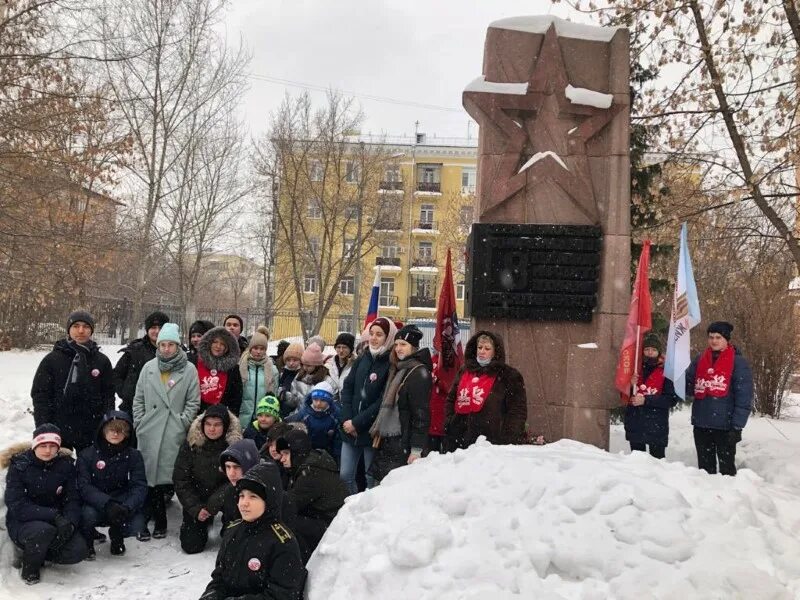 Дню памяти народного ополчения. 8-й краснопресненской дивизии народного ополчения.. памятник в стрельбищенском переулке. стрельбищенский переулок школа 8 я дивизия. школа 274 кировского района санкт-петербурга памятник ополченцам.