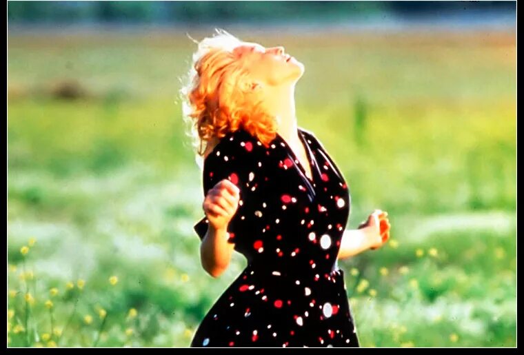 Мадонна фото со спины. Какой альбом мадонны my playground. Мадонна 1992. Something to remember мадонна. Madonna used to be.
