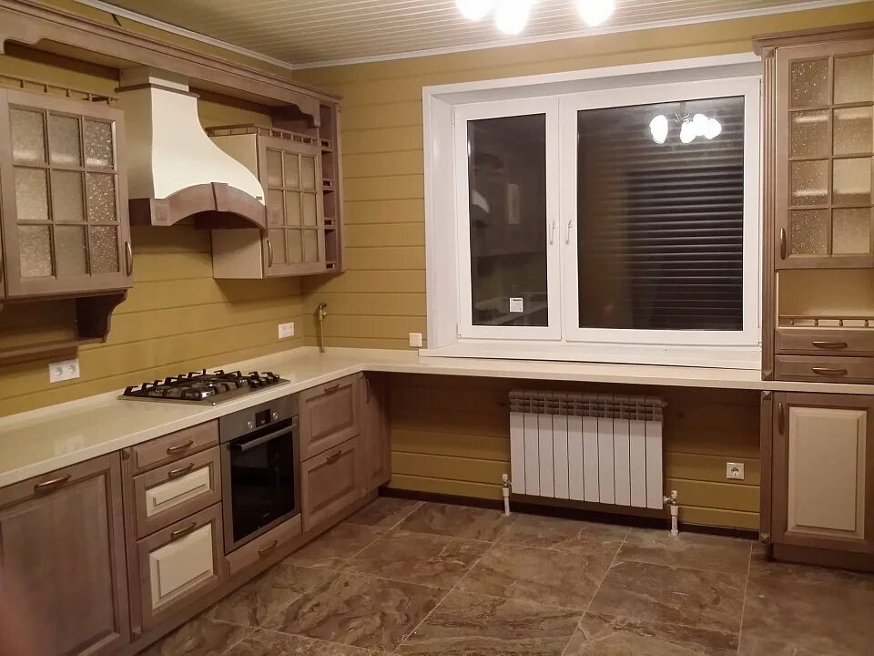 Nature кухня глазов. Оливковая кухня в интерьере. Эргономичная прямая кухня. Американская кухня интерьер. Артис цвета кухни.