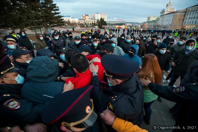 Митинг в Улан Удэ. Улан Удэ 21 апреля митинг. Митинг Улан-Удэ Навальный. Митинг на площади советов Улан-Удэ. 19 20 21 апреля