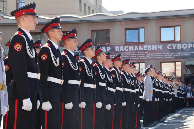 Кадеты суворовцы и нахимовцы. Российские суворовские училища. Кадеты суворовского военного училища. Кадеты суворовского училища. Тверское кадетское военное училище.